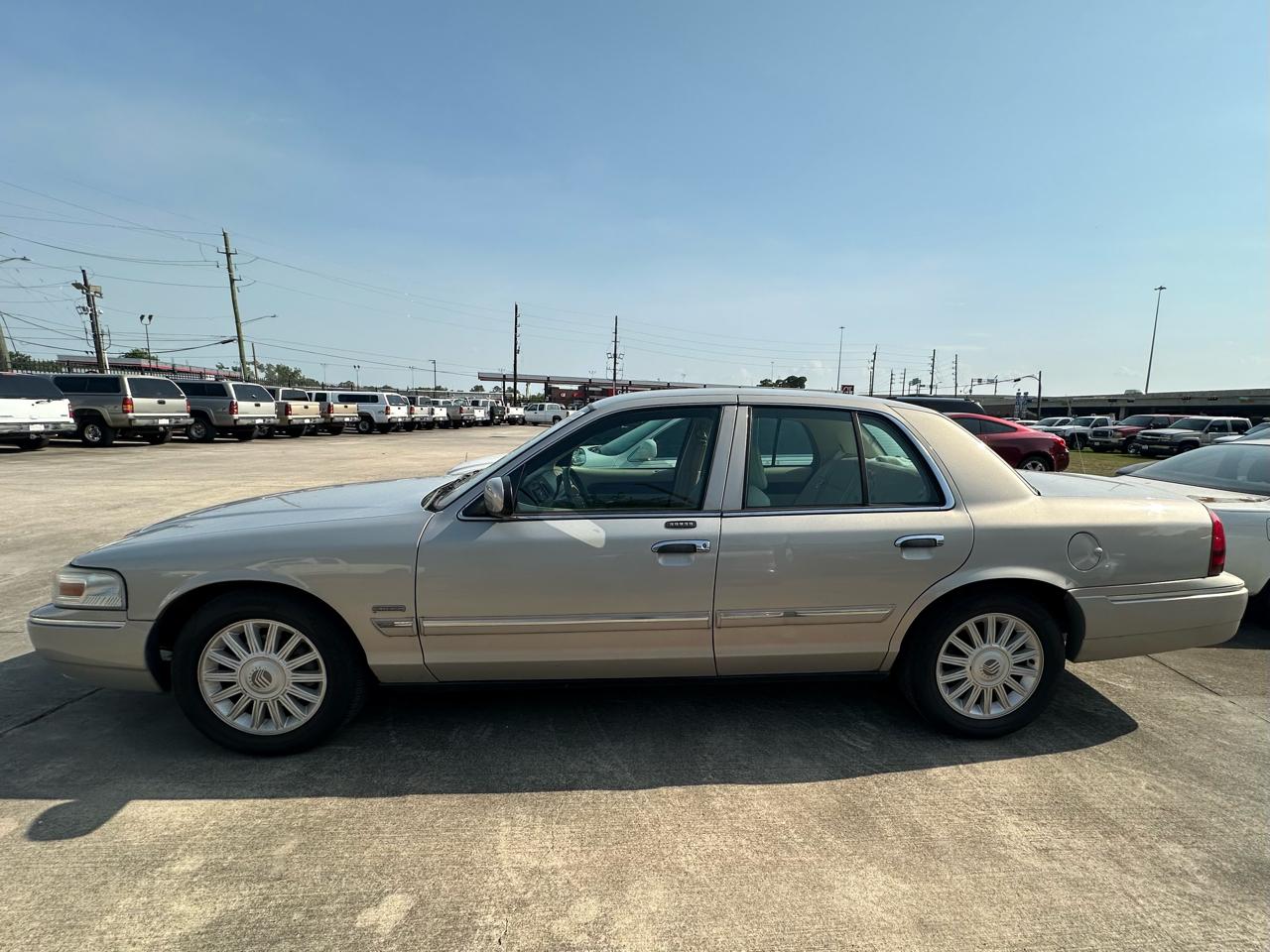 mercury grand marquis 2010 2MEBM7FV2AX633903 image mercury grand marquis 2010 2MEBM7FV2AX633903 image